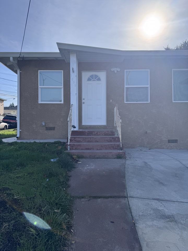 1697 C St #1699 - Photo 2 of 19