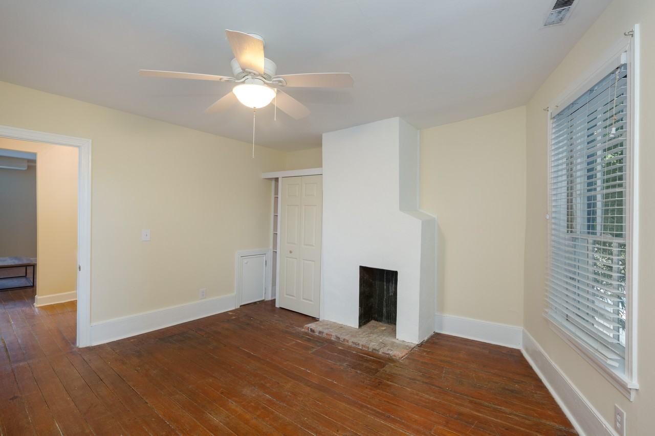 13 Elizabeth St #B - Photo 7 of 36