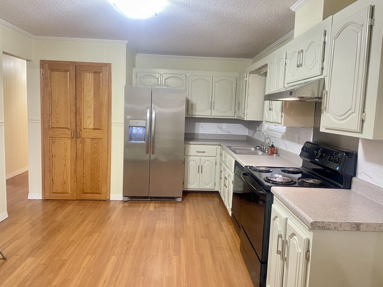 400 Manchester Ave #NA - Photo 3 of 21
