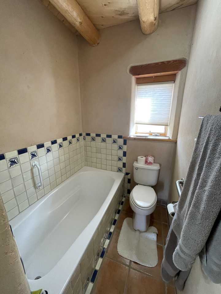 413 Valverde St #NA - Photo 6 of 13