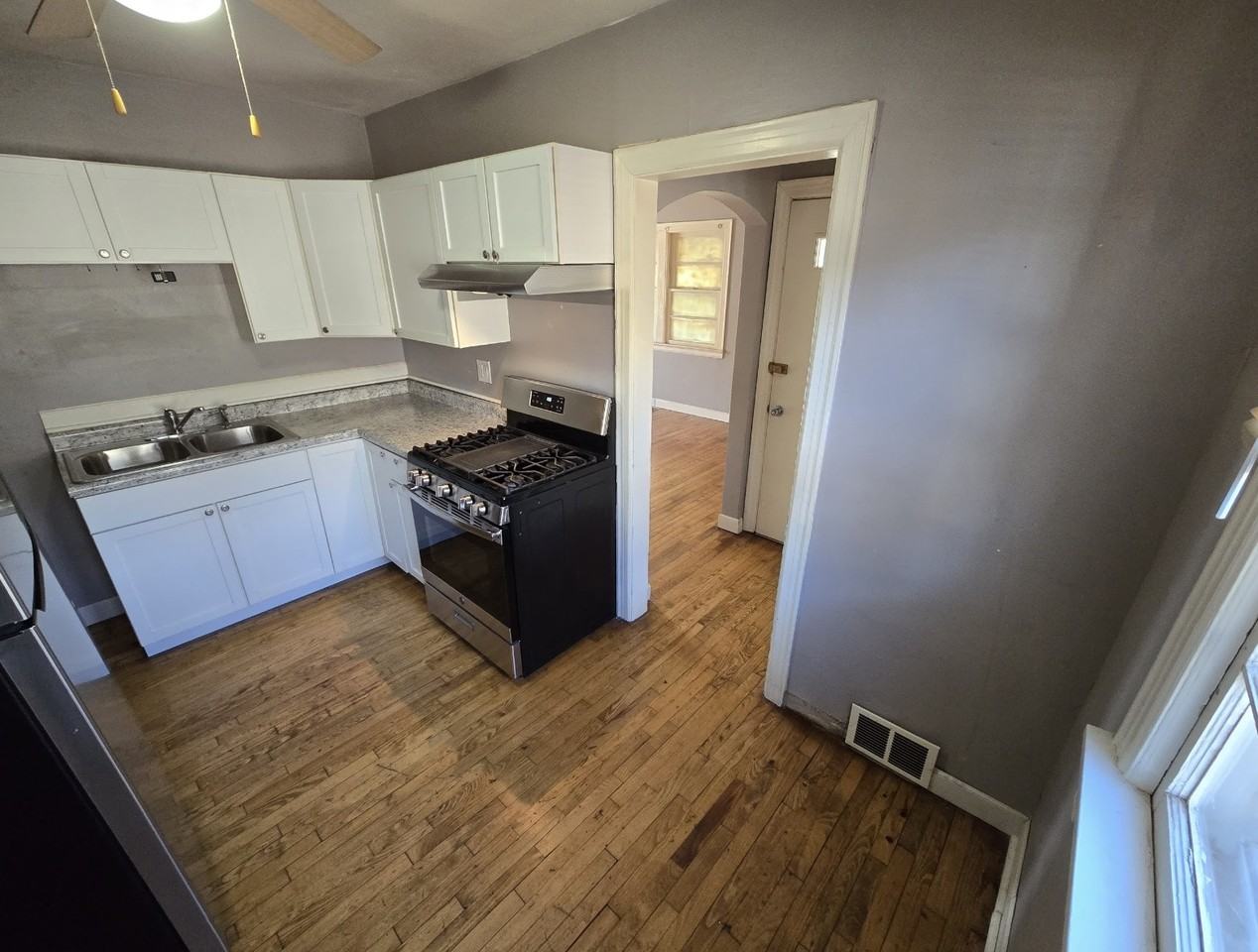 1821 40th St #NA - Photo 2 of 5