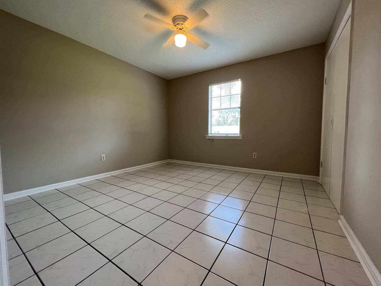 813 Robin Hood Trl #NA - Photo 2 of 15