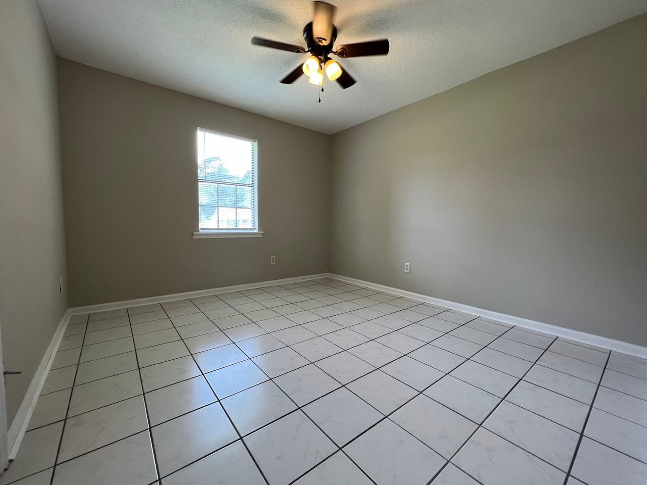 813 Robin Hood Trl #NA - Photo 7 of 15