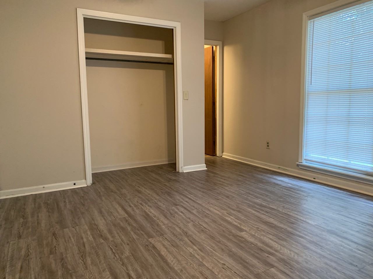 817 Robin Hood Trl #NA - Photo 4 of 30