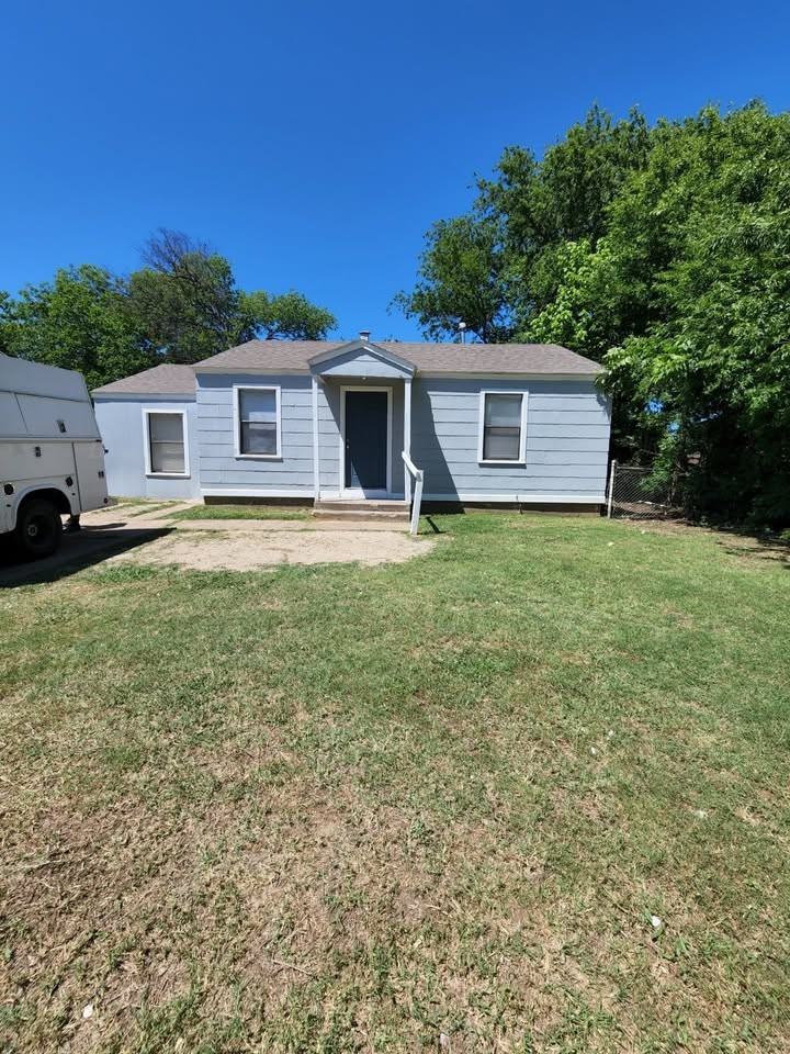 1213 E Shaw St #NA - Photo 2 of 10