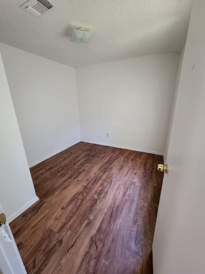 1213 E Shaw St #NA - Photo 4 of 10