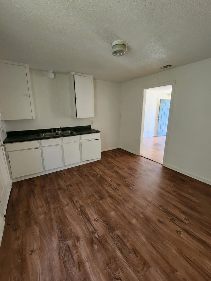 1213 E Shaw St #NA - Photo 6 of 10