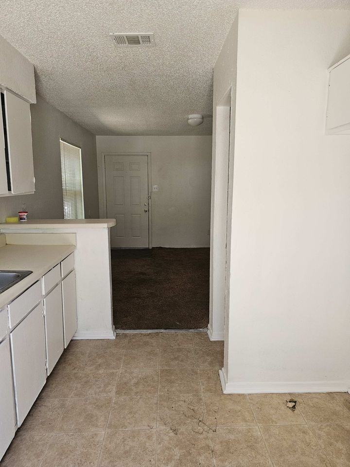 3404 Burton Ave #NA - Photo 3 of 8