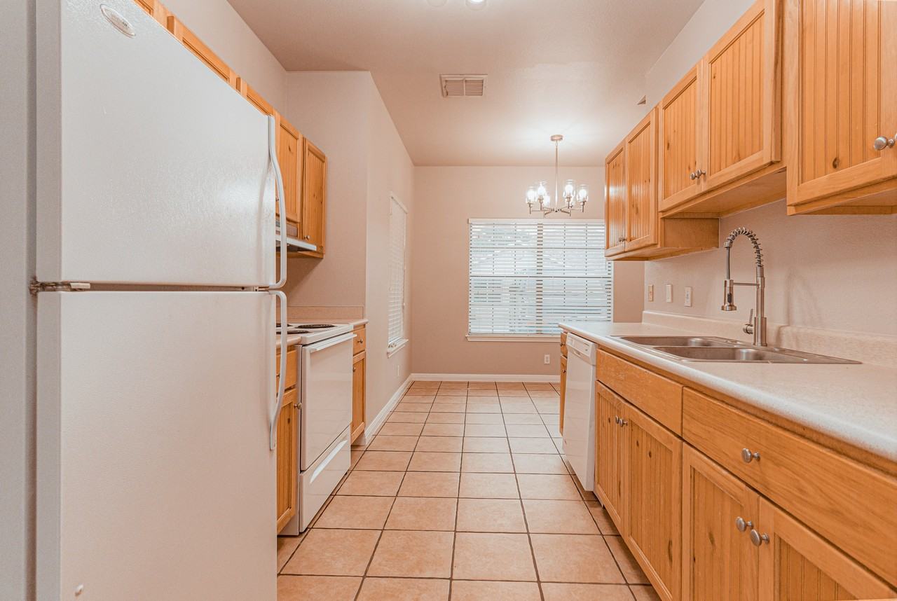 104 San Antonio Rd #401 - Photo 2 of 10