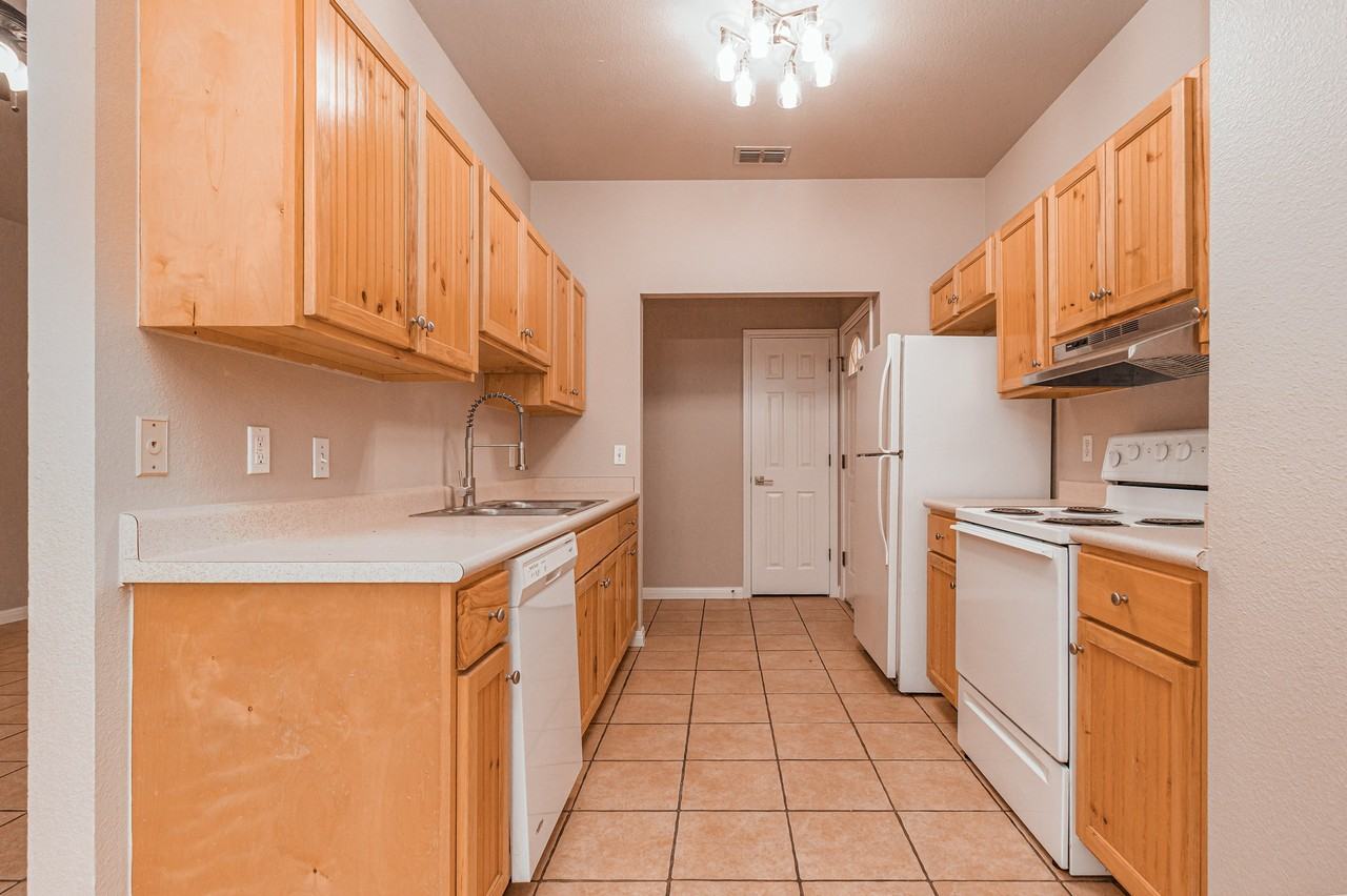 104 San Antonio Rd #401 - Photo 3 of 10