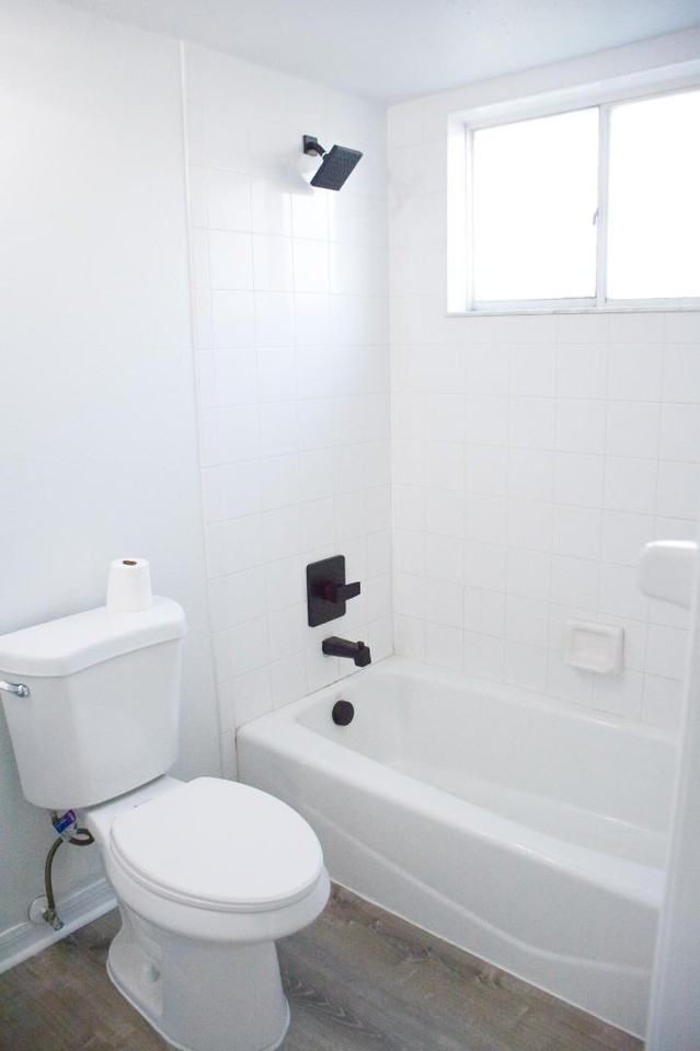 211 Circle Dr Apt 27 - Photo 2 of 20