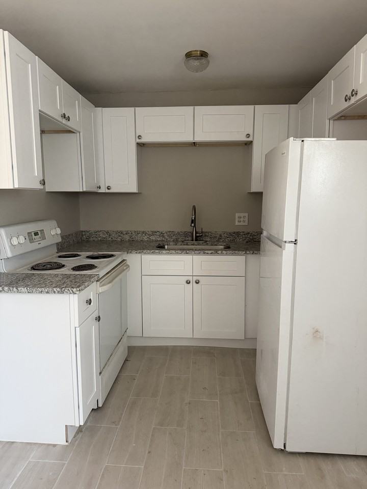 1905 Winkler Ave #1 - Photo 5 of 5