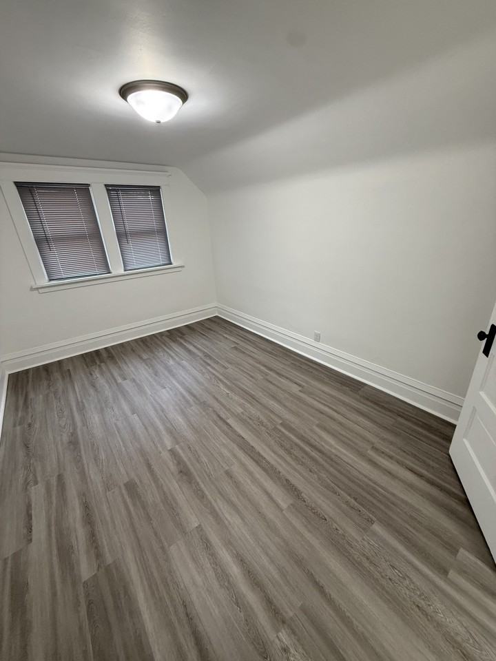 705 Sw 2nd Ave #NA - Photo 5 of 12