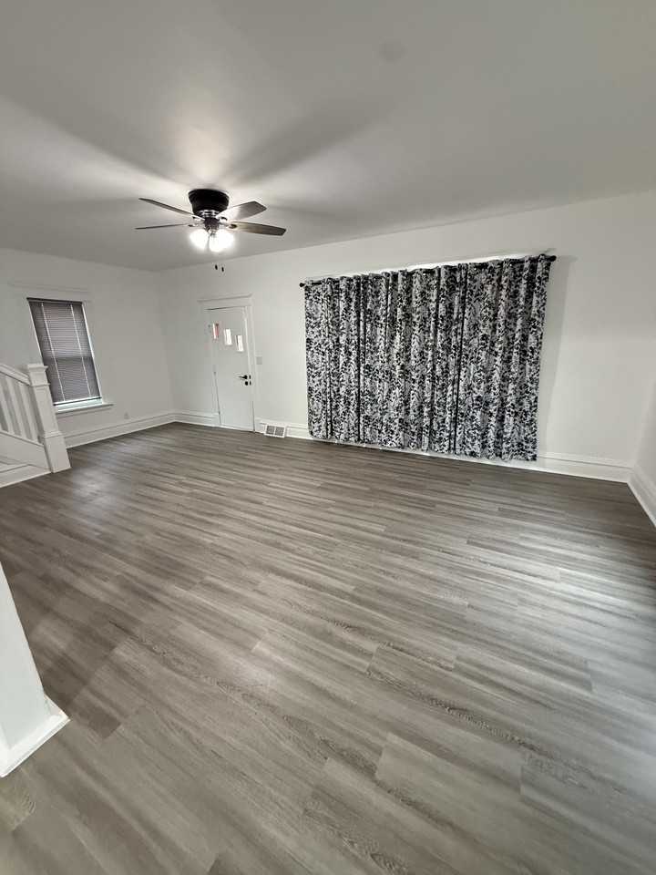 705 Sw 2nd Ave #NA - Photo 6 of 12