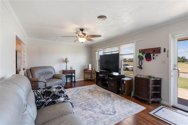 22 Nw 25th St #1 - Photo 3 of 43