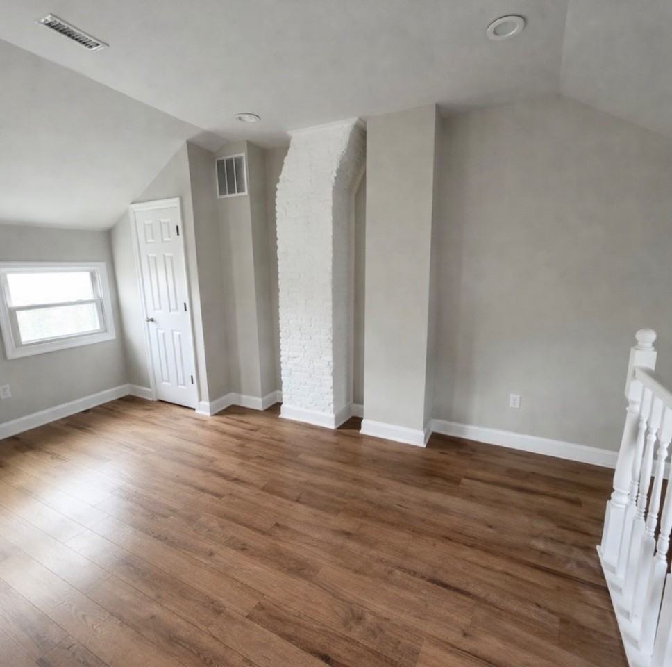 804 S Darby St - Photo 5 of 16