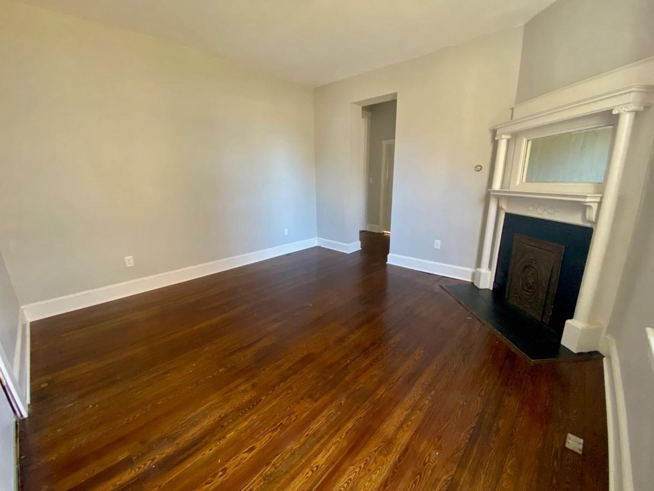 317 Grove St - Photo 4 of 10