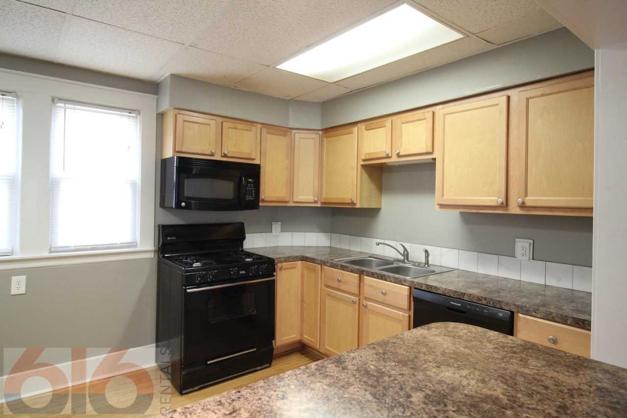 1124 Watson St Sw - Photo 3 of 11