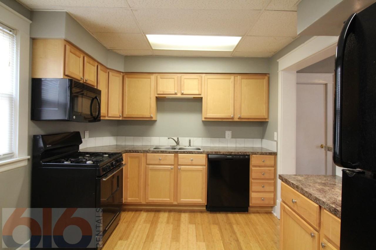 1124 Watson St Sw - Photo 4 of 11