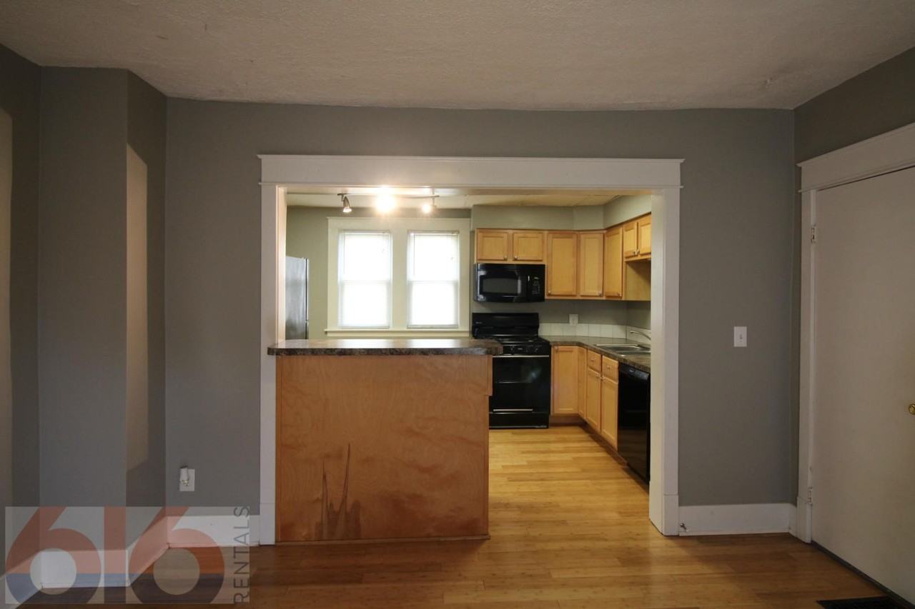 1124 Watson St Sw - Photo 7 of 11