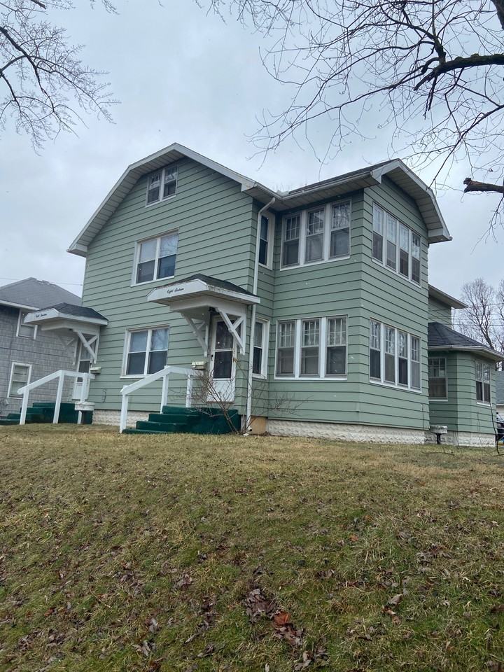 816 E Ganson St #816