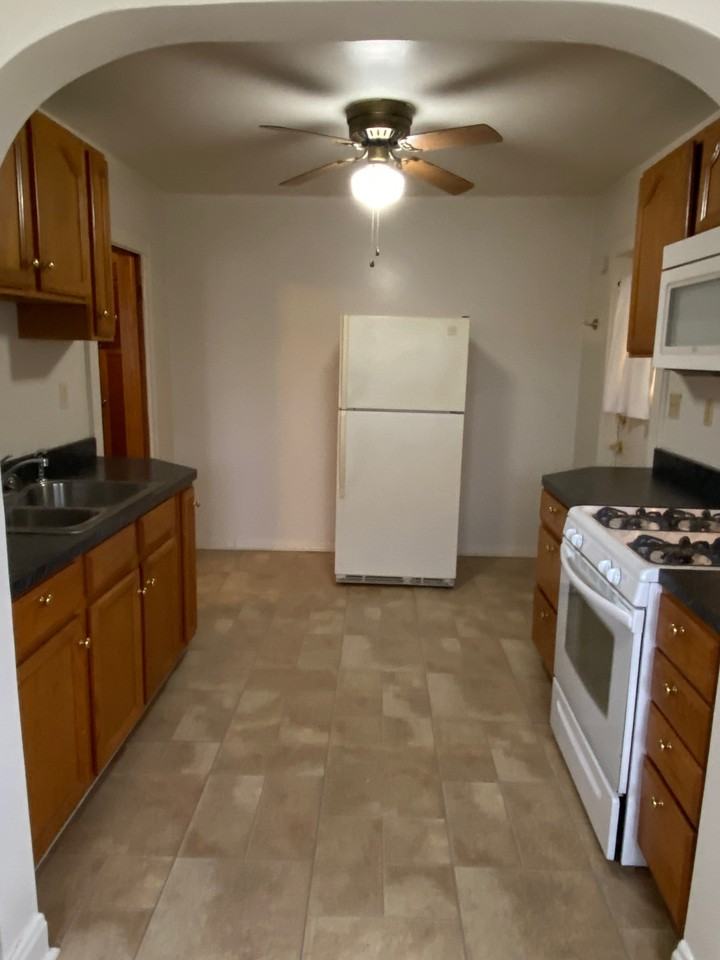 816 E Ganson St #816 - Photo 4 of 11