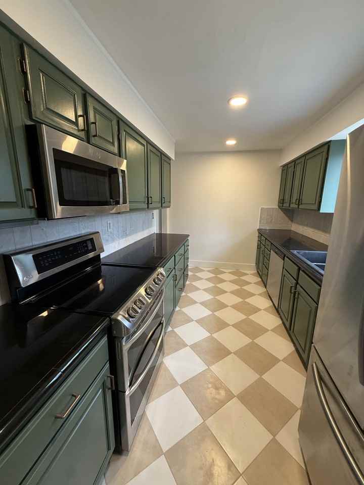 7206 Reeds Rd Overland Park KS 66204 #1 - Photo 4 of 10