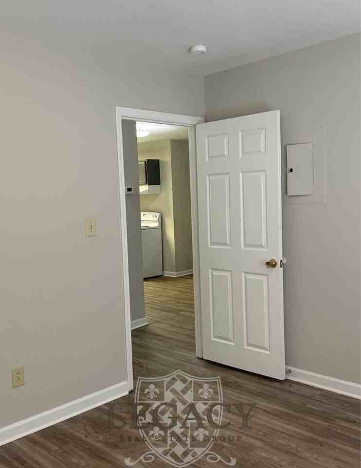 103 Cloverdale Dr #B - Photo 2 of 11