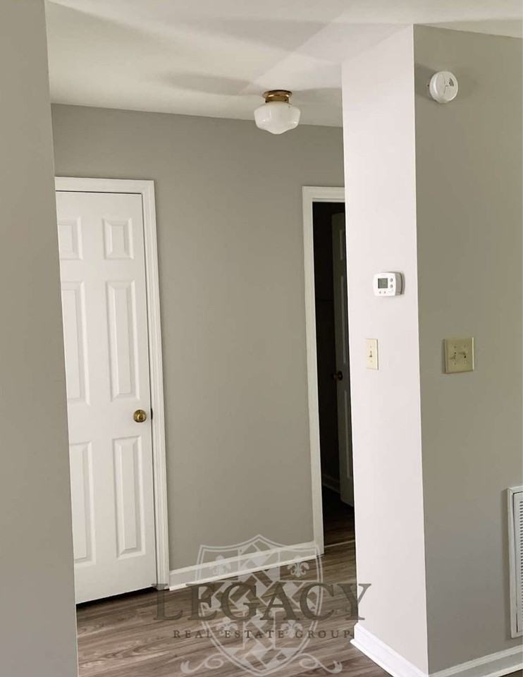 103 Cloverdale Dr #B - Photo 6 of 11