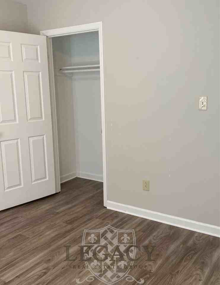 103 Cloverdale Dr #B - Photo 7 of 11