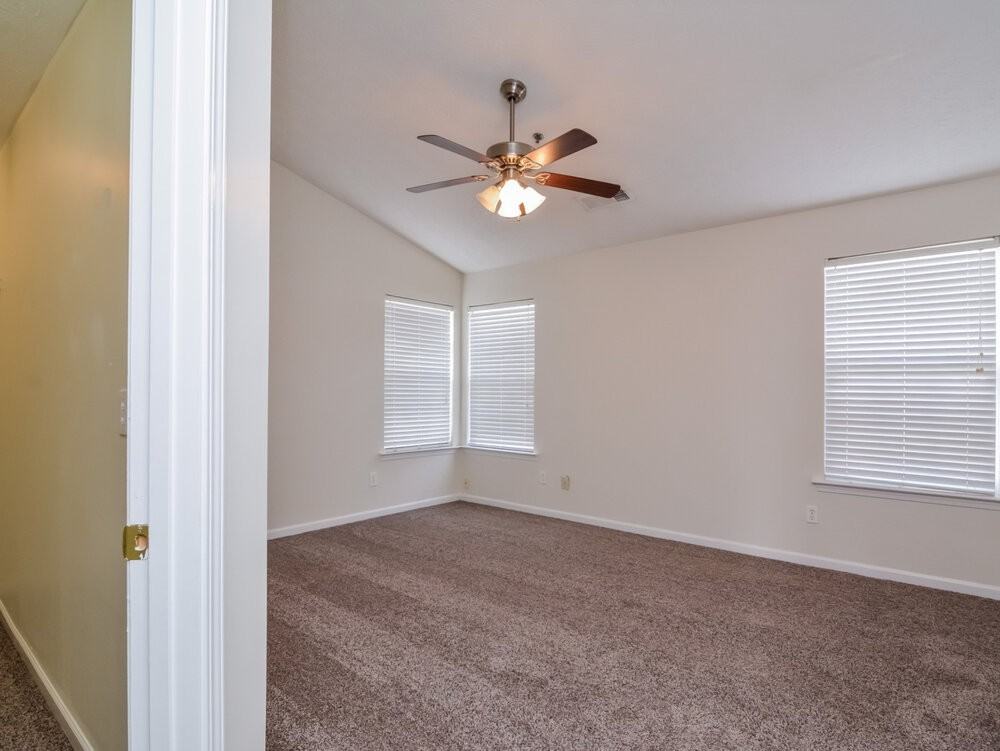 142 Weatherstone Square Dr - Photo 7 of 15