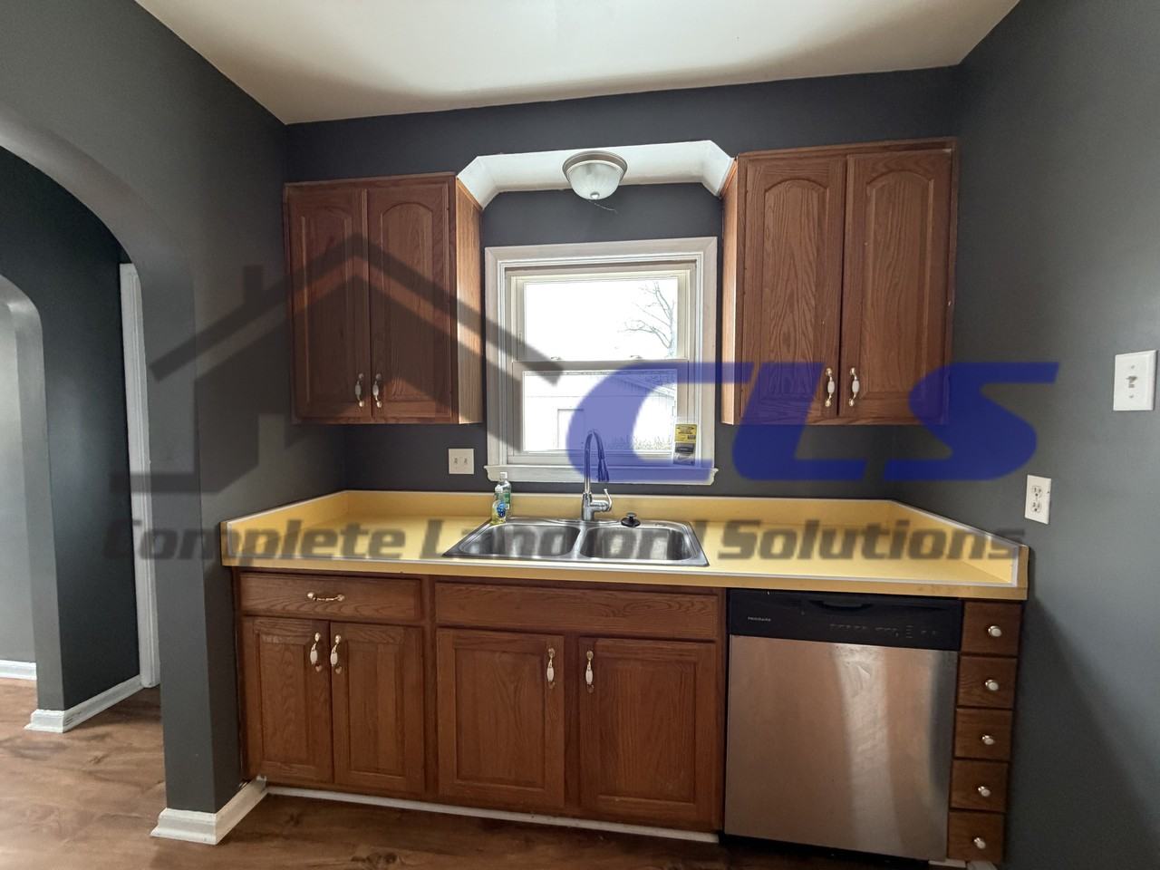 2116 Poplar St #1 - Photo 5 of 12