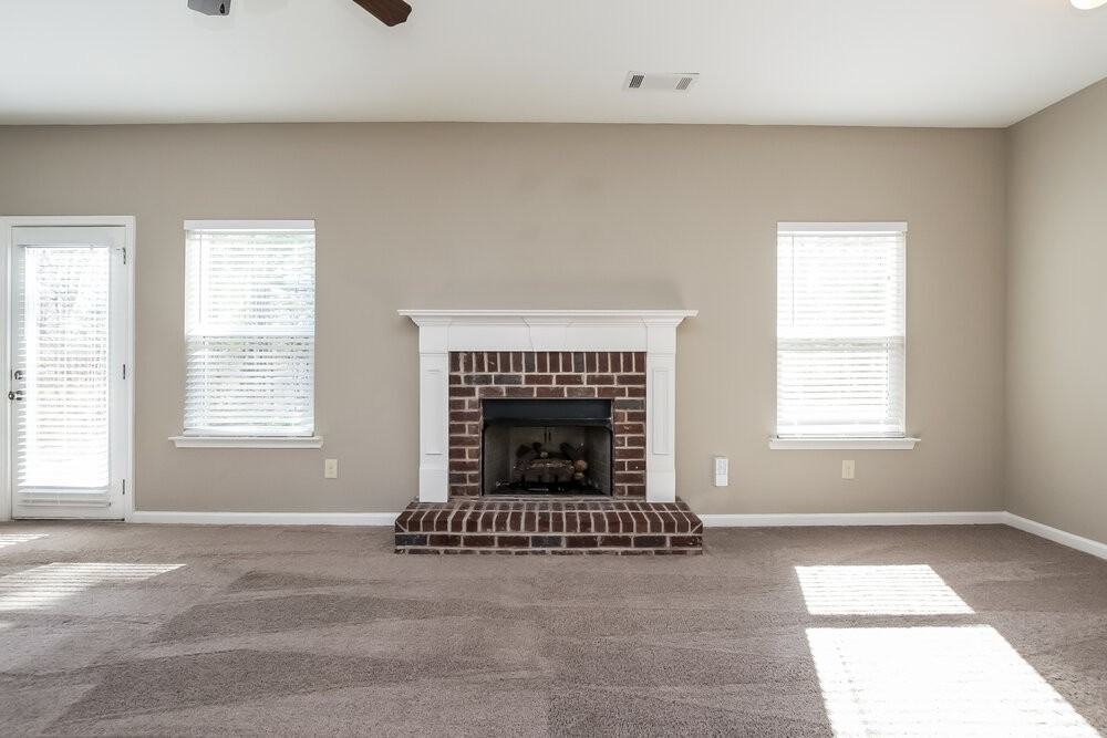 302 Crescent Woode Dr - Photo 3 of 15