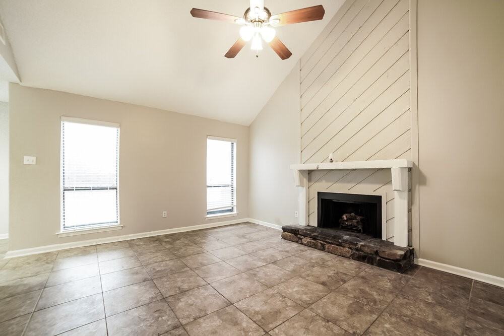 4381 Crescent Park Dr - Photo 4 of 16