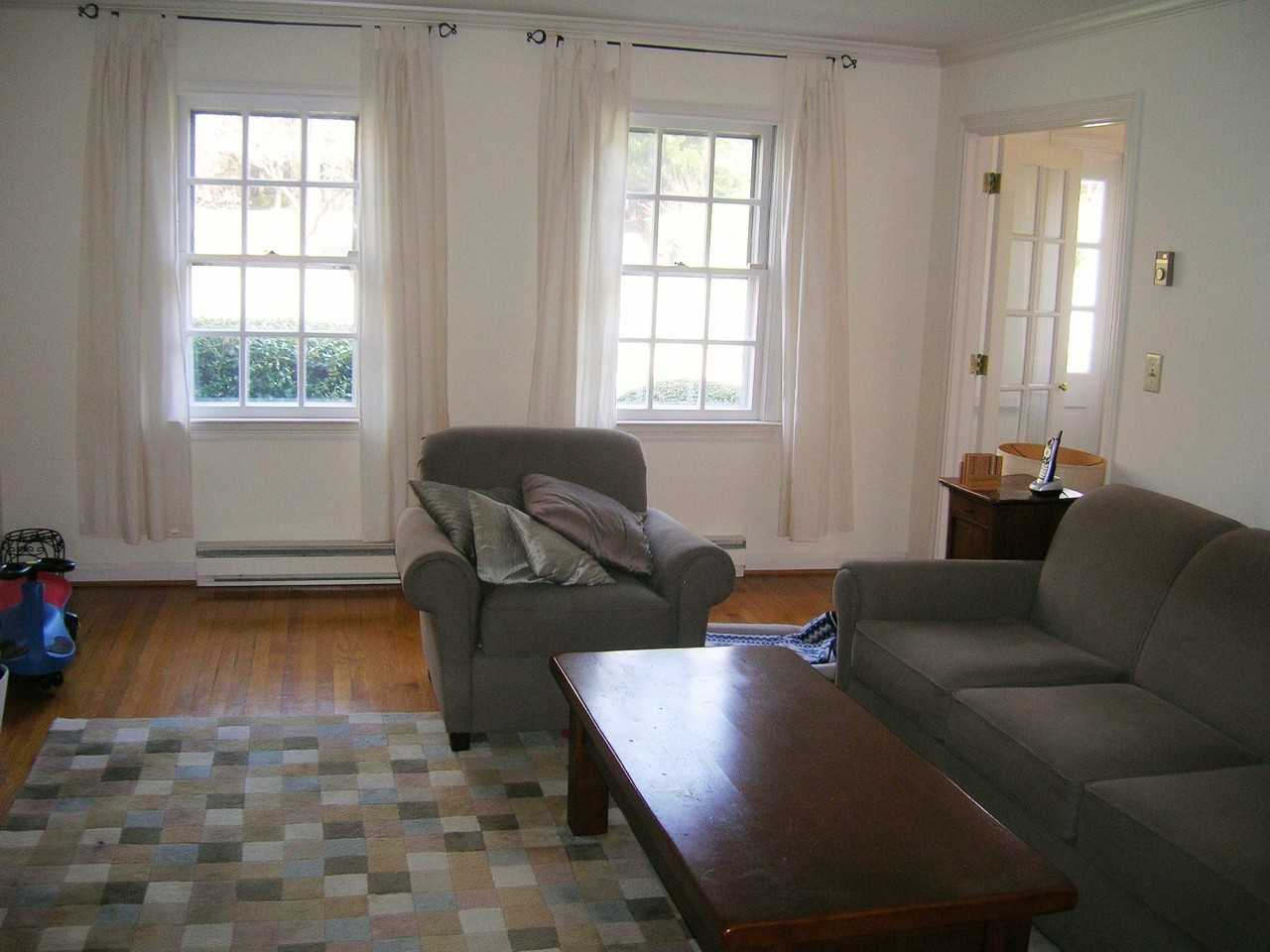 211 Surrey Rd #1 - Photo 3 of 30