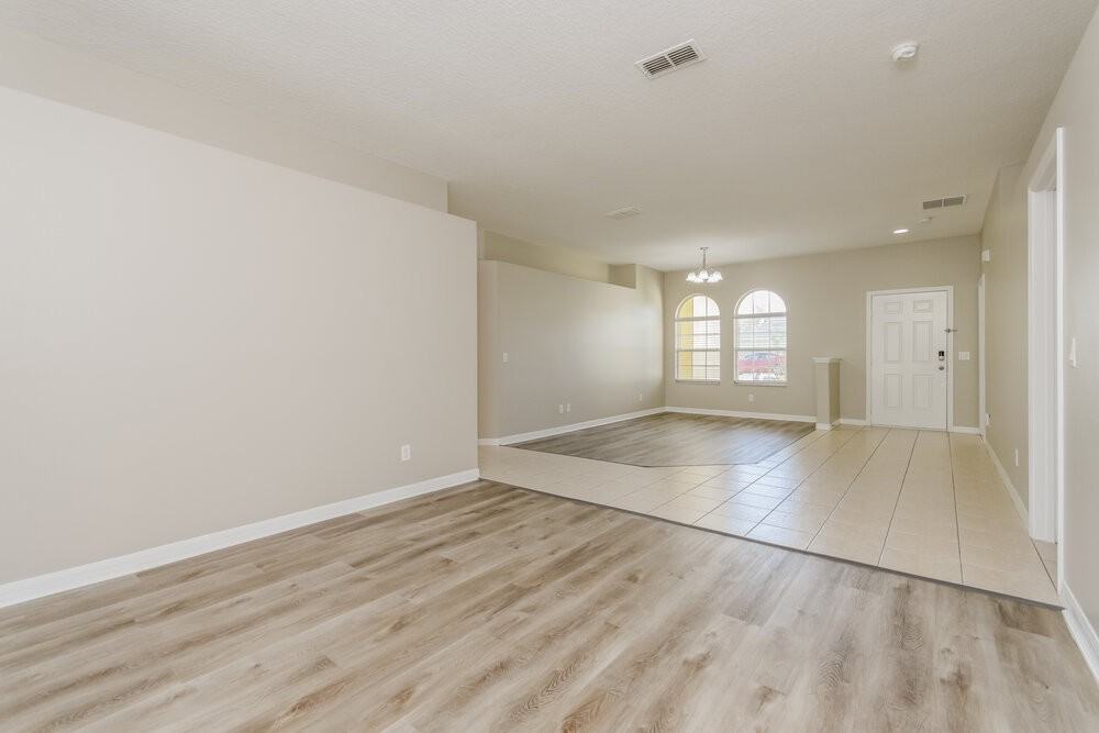 15321 Sandy Hook Ln - Photo 4 of 16