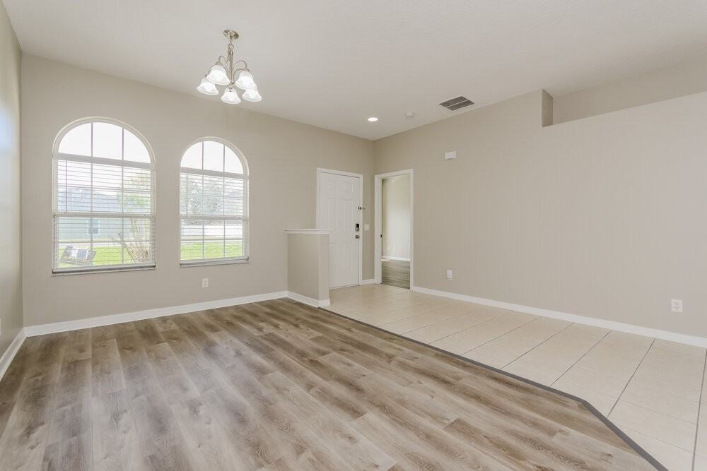 15321 Sandy Hook Ln - Photo 5 of 16