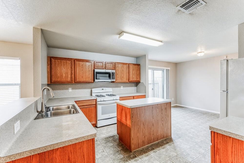 20830 Banyan Crest Ln - Photo 7 of 16