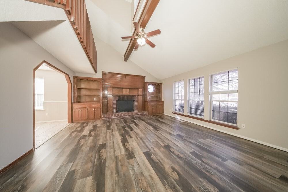 11240 Cimarron Dr - Photo 4 of 17