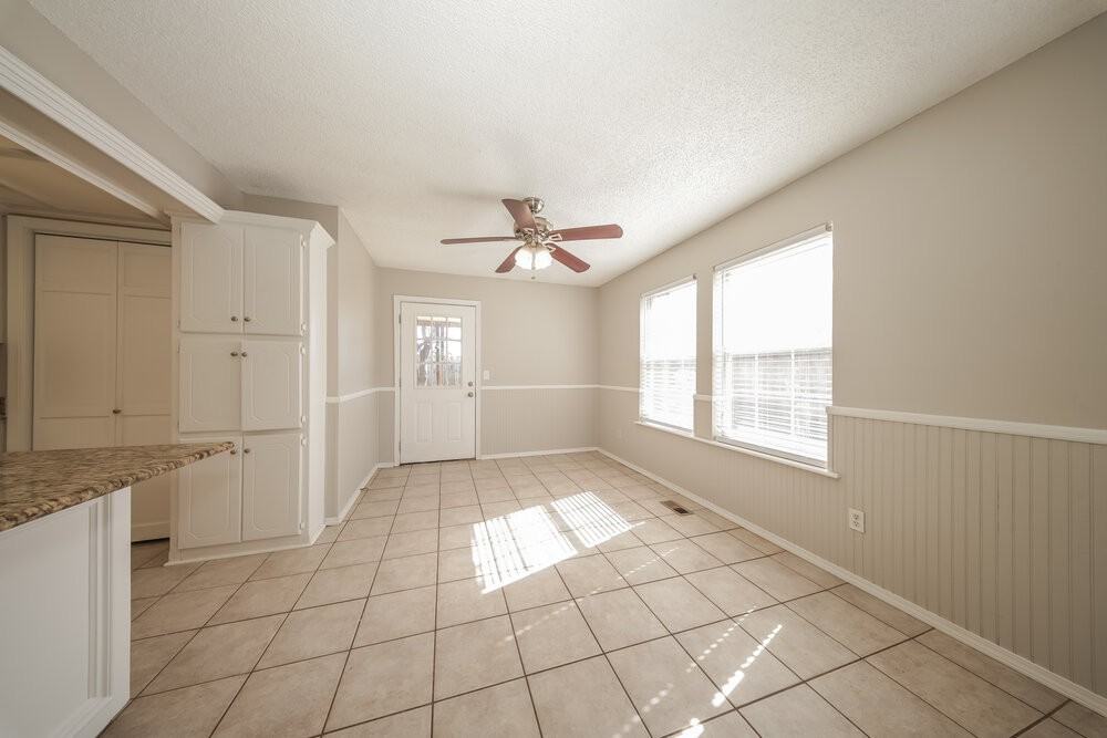 11240 Cimarron Dr - Photo 6 of 17