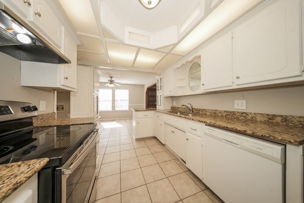 11240 Cimarron Dr - Photo 7 of 17