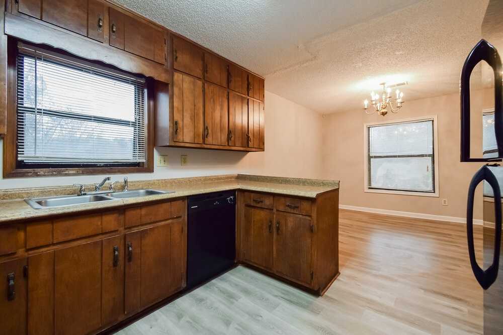 4902 N Redan Cir - Photo 7 of 16