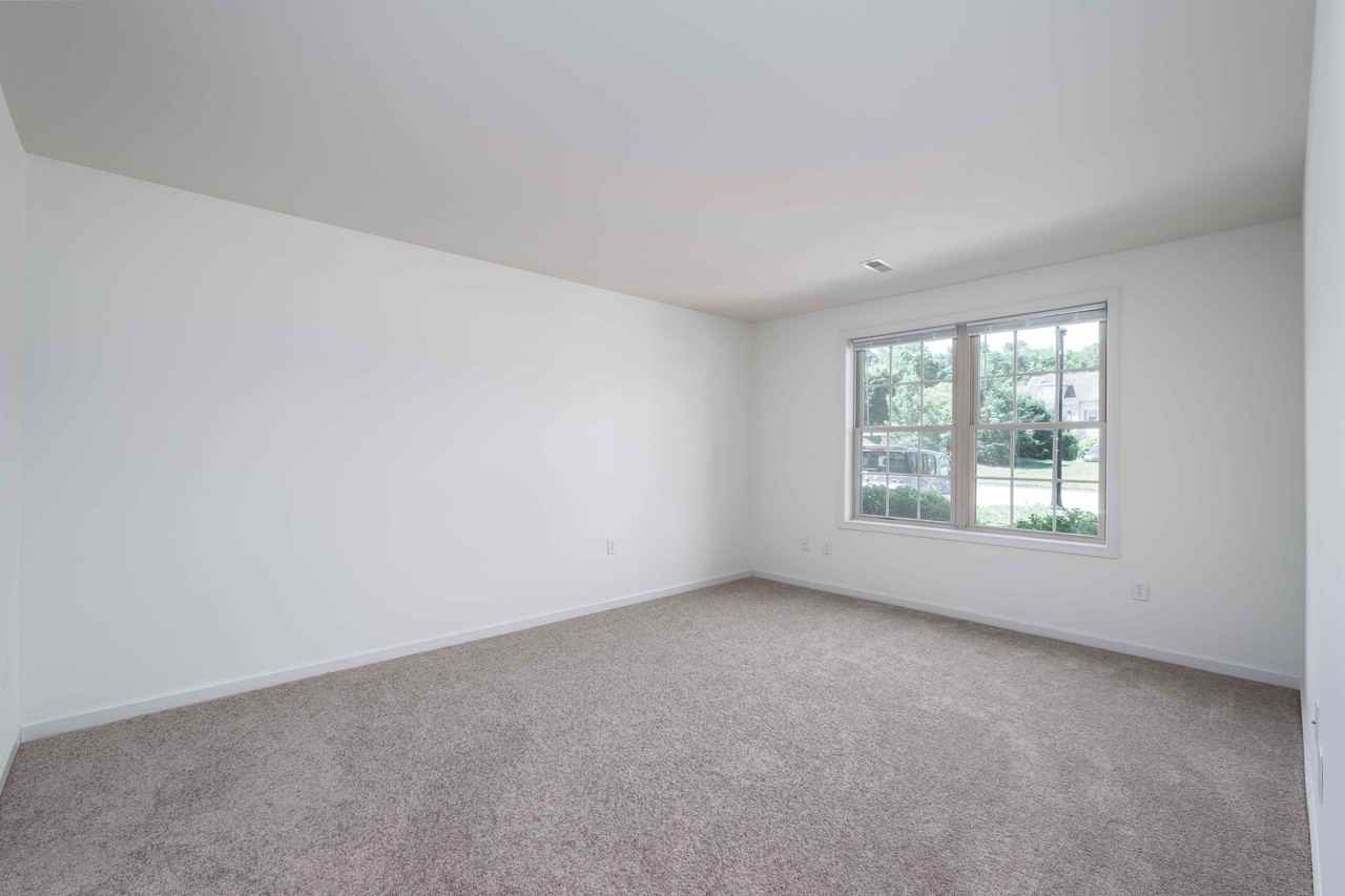 158 Hampden Dr - Photo 7 of 12