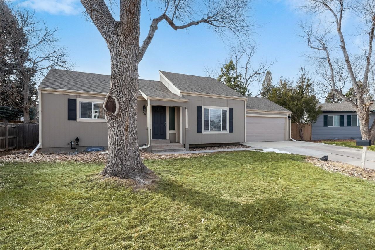 5025 E Weaver Ave - Photo 2 of 43