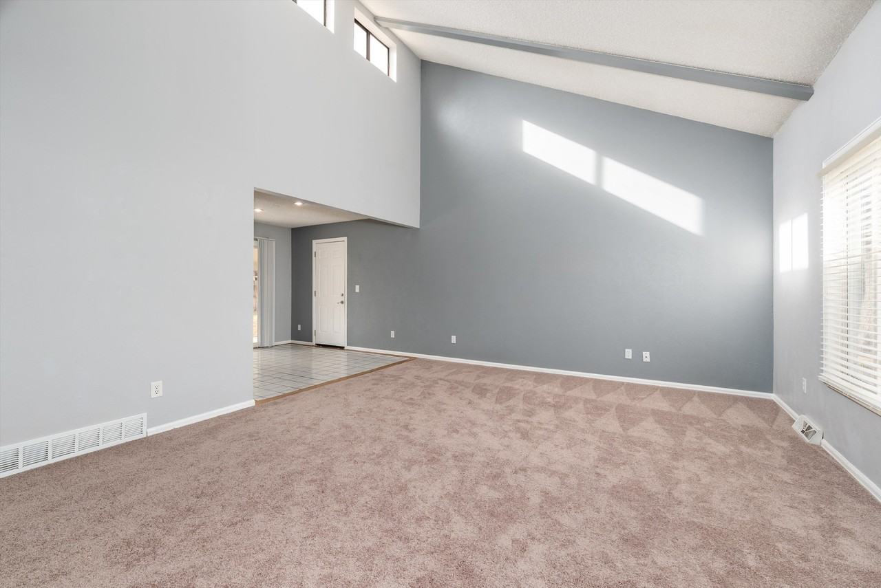 5025 E Weaver Ave - Photo 6 of 43