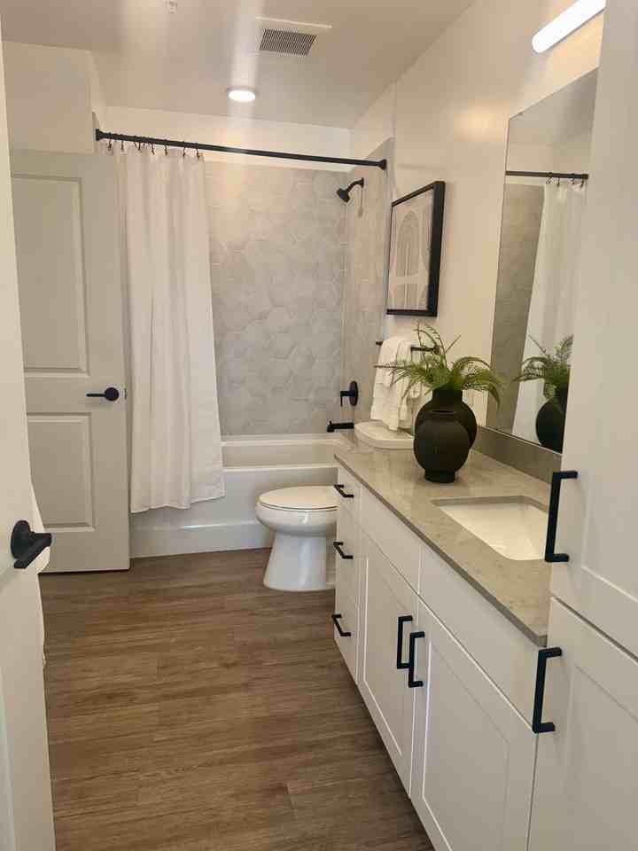 1703 N Florida Ave #3 - Photo 5 of 17