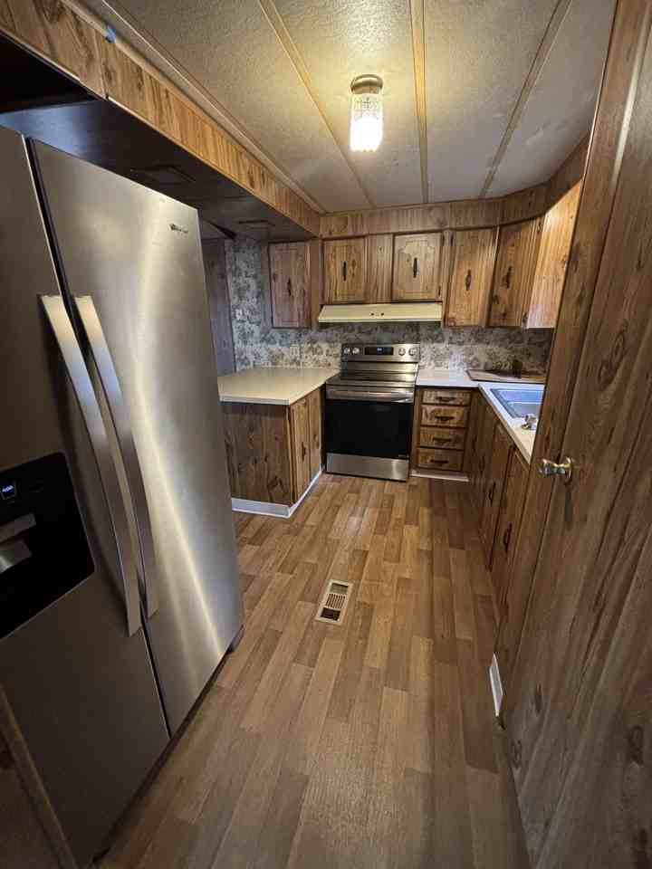 201 Lind Rd #NA - Photo 4 of 11