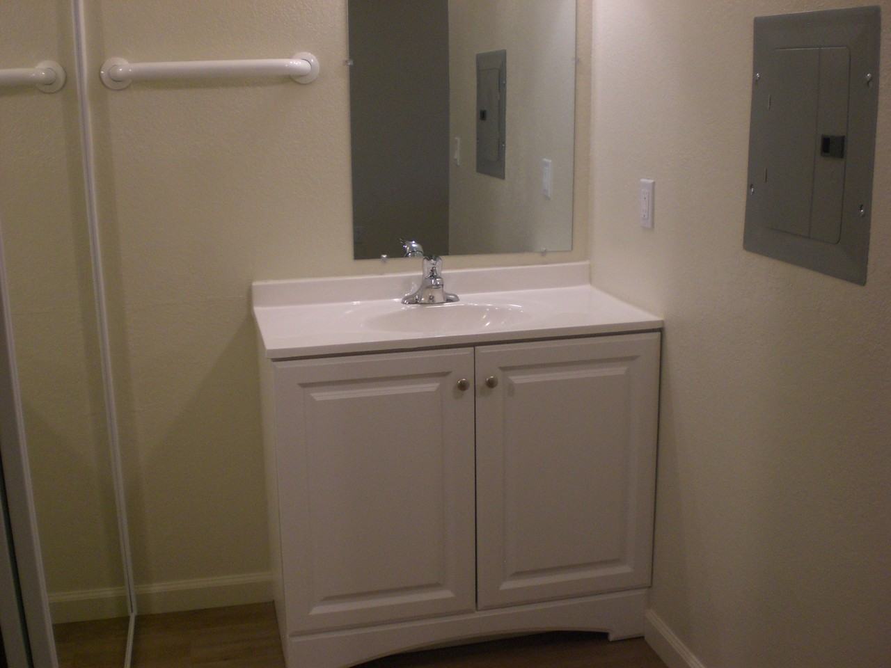 2323 Mcbride Ln - Photo 4 of 10