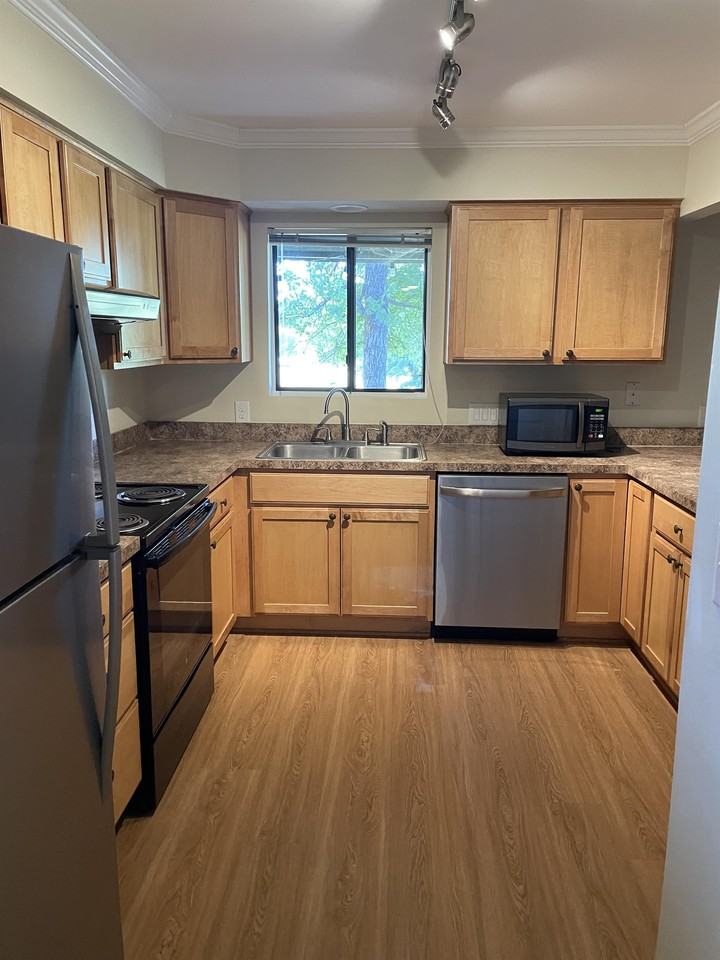 152 Harvest Dr #1 - Photo 5 of 25