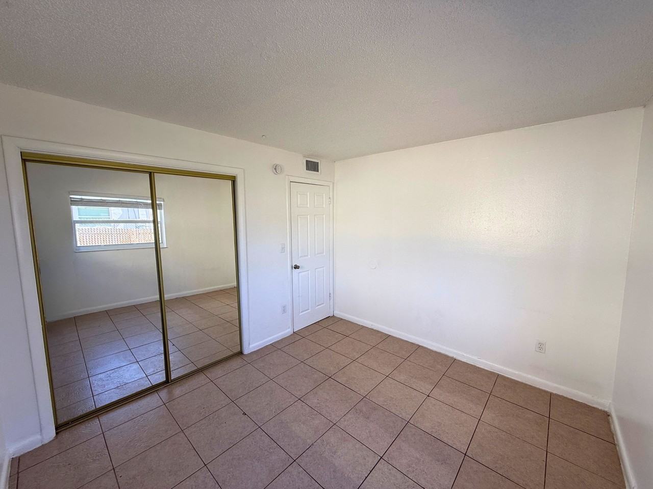 3741 Sw 59th Ter #2 - Photo 6 of 14